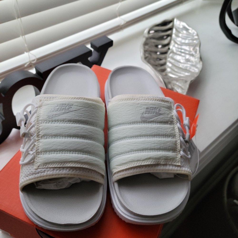 Nike slides